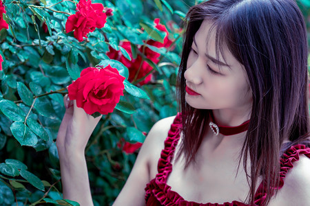 上海空港、邮轮口岸迎来暑运出入境客流高峰 日均客流达11.7万人次